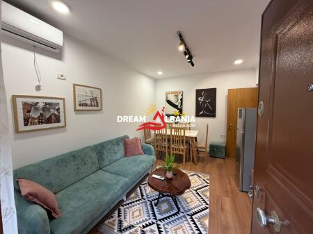 Jepet me qera apartament 1+1 me oborr tek 21 Dhjetori prane Mondial (ID 4219487)