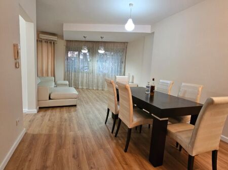 Appartamento 2+1 in vendita in Via Mine Peza di fronte al Golden Tower