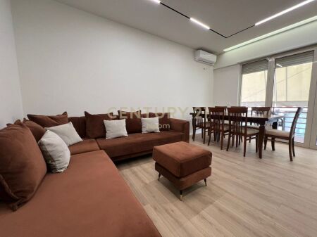 Shitet apartament 3+1 tek Liqeni i Thatë, një nga zonat më të kërkuara të Tiranës! 275,000 € Sip. Totale  126m2