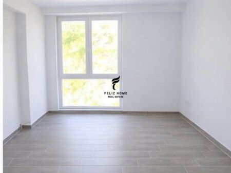 OFFICE FOR RENT 94M2 5 MAY 40,000 LEKE FH-72266