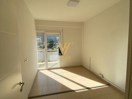 OFFICE 68 M2 FOR RENT ON KOSOVAREVE STREET 100,000 LEKE