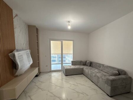 AFFITTASI APPARTAMENTO 2+1+2, RESIDENZA AURA, LAPRAKË!