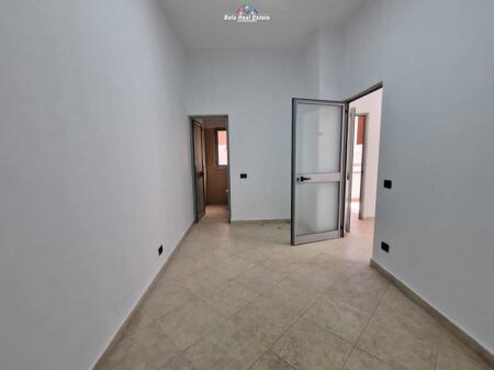 Zyre Me Qera Ne Myslym Shyr ( ID BZ2934) Tirane