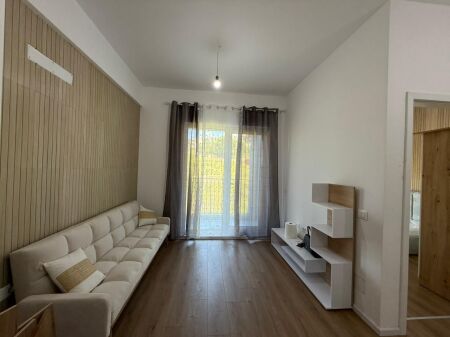 🏢Ne zonen e Freskut,Rezidenca OxA, jepet me qera apartament1+1ne proces mobilimi.40,000Leke .  
