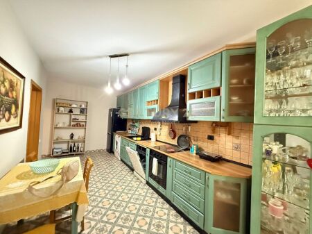Jepet me qira Apartament 2+1 pas Kompleksit "Square21" 690 € /Muaj Sip. Totale  115m2