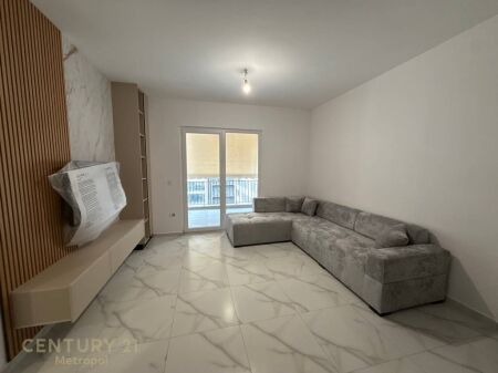 AFFITTASI APPARTAMENTO 2+1+2, RESIDENZA AURA, LAPRAKË! 750 € /Mese