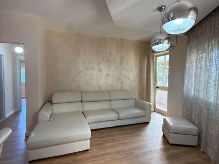 🏠Appartamento 2+1 in Vendita 📍Via Mine Peza📐Superficie 97,5m2💶234.000€ •Con Ipoteca •Palazzo con Ascensore •Completamente Ristrutturato