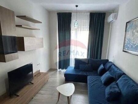 Jepet me qera Apartament 1+1 ne Xhamllik ID: 530361001-2033