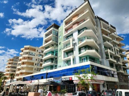Ambient Biznesi për Shitje në Lungomare 1, Vlorë – Pozicion Strategjik në Vijë të Parë me Pamje Deti