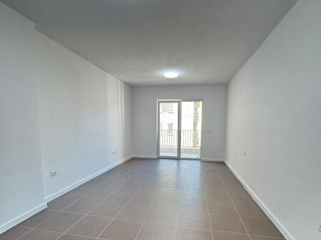 Qera | Apartament 1 + 1 | Rruga Dritan Hoxha | 380 €/muaj