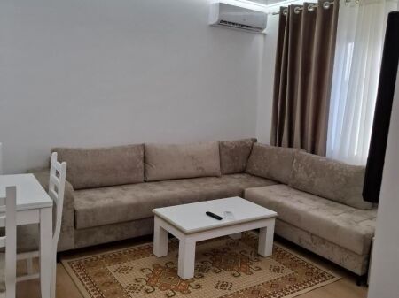 Prane Ish Restorant Durresit jepet me qera apartament 1+1,i mobiluar 55,000Leke