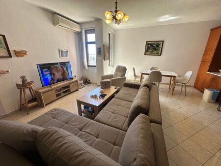 Shitet, Apartament 2+1, Porcelan, Tiranë.