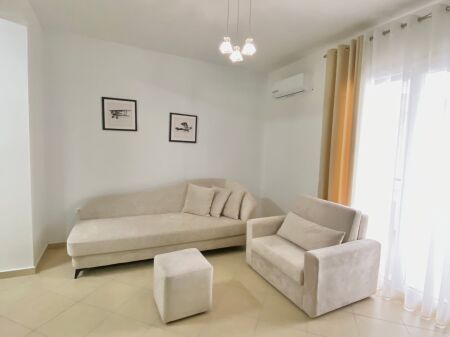 Appartamento disponibile 1+1 con vista mare Vlora