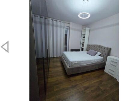 Appartamento 2+1+2 + Posto Auto in Affitto, Stadio Selman Stermasi Tirana 1.500 € /Mese