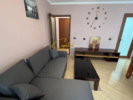 APARTAMENT ME QIRA 1+1 RRUGA E DIBRES 45.000 LEKE