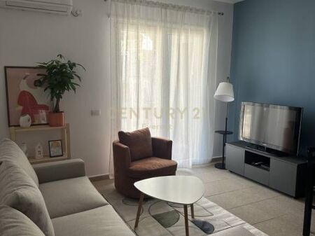 BULEVARDI ZOGU I PARE, JAPIM APARTAMENT 1+1 PER QERA!