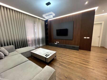 APARTAMENT LUKSOZ PER QIRA ---KOMPLEKSI DELIJORGJI!