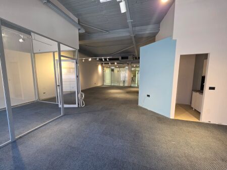 Business premises for sale/for rent – Condor Center, Kavaja Street !