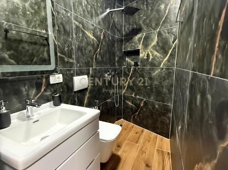 APARTAMENT 2+1+2 ME QIRA TEK KOPSHTI BOTANIK