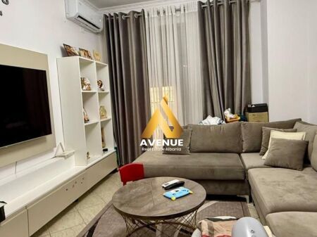 Shitet Apartament 1+1 – Kombinat, Prane Cabejve, Tirane