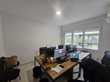 ZOGU I ZI, OFFICE FOR RENT 600 € /Month