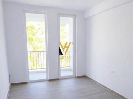 OFFICE 98 M2 FOR RENT AT 5 MAJI 40,000 LEKE