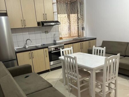 Affitto | Shtëpi private 2 + 1 | Komisariati 4 | 350 €/mese