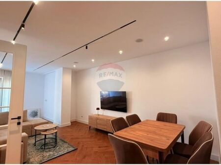 Apartament 2+1+2 me qira Donika Center