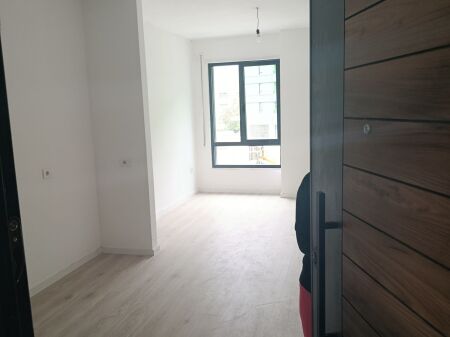Qera | Apartament 1 + 1 | Rruga 5 Maji | 400 €/muaj
