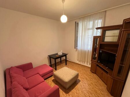 House 1+1 for rent, Zogu i Zi near the Red Cross 400 thousand lek