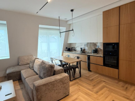 JEPET APARTAMENT LUKSOZ 2+1+2 ME QIRA – Pranë TEG