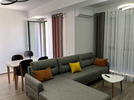 Apartament 1+1 me qera tek Kompleksi Asl tek Pediatria