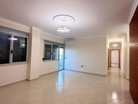 OFFICE FOR RENT 130M2 DIBRA STREET