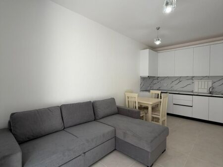 Jepet apartament 2+1 me qira – Univers City