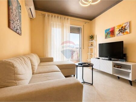 Shitet apartament 2+1 te Mine Peza