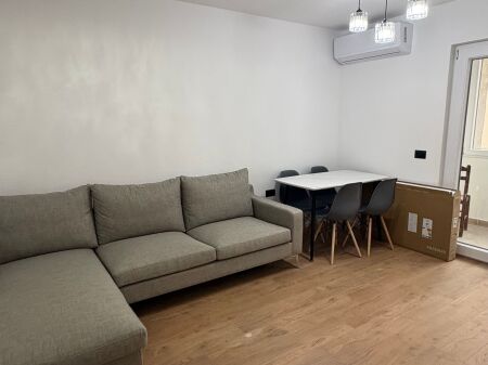 Jepet me qera apartament 1+1 i mobiluar tek Rruga Irfan Tomini