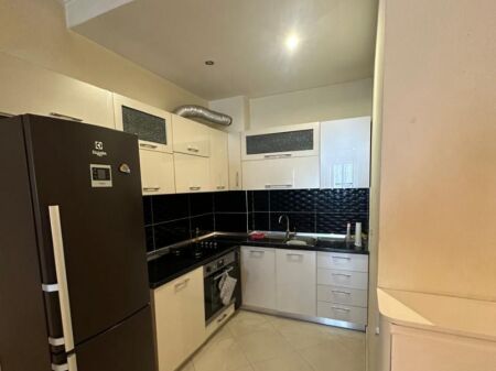 Jepet me qera apartamenti 1+1 , Astir prane Bar Oslo 420 mije leke
