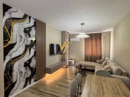 JEPET APARTAMENT 1+1+BLK ME QIRA TE RRUGA NDRE MJEDA 70.000 LEKE