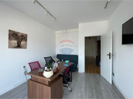 * 3+1 FOR RENT OFFICE-Kristal Center*