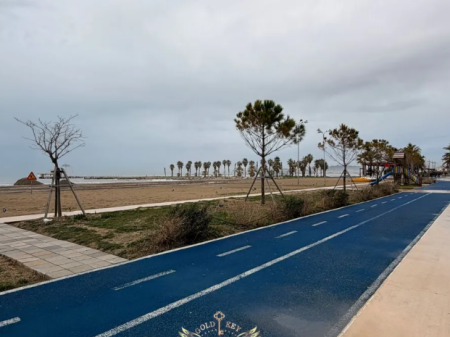 Unità commerciale in affitto 🌊Frontaliera con il mare 📍Spiaggia Iliria • ✅