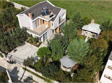 VILLA SUPER IN VENDITA VICINO AL FONDAZIONE FINE SETTIMANA DIVERSAMENTE !