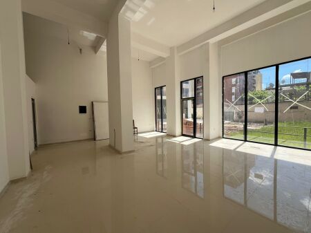 Commercial space for rent at Shkolla e kuqe