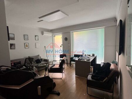 Office for rent Paris Commune in Tirana