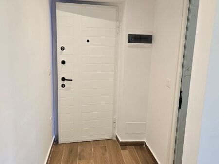 2 studios for sale on “4 Dëshmorët” Street.