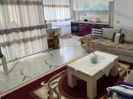 Shitet, Apartament 2+1 , Fresk