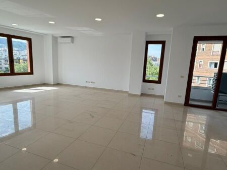 Office space for rent at Delijorgji Complex