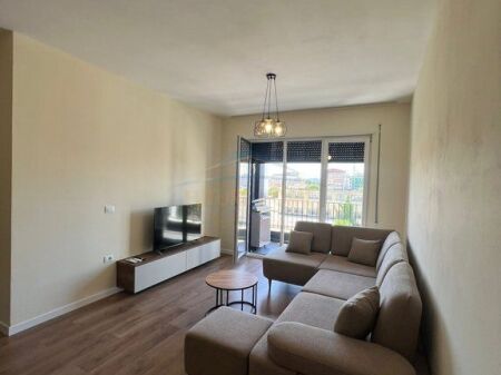 Affitto Appartamento 2+1+2+Posto, Via 5 Maji, Tirana