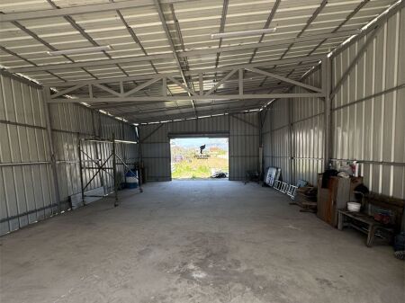 KAPANON ME QERA 240 M2 RINAS 90.000 LEKE  FH-72672