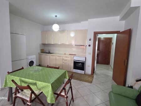 Affitto | Apartament 1 + 1 | Spar | 350 €/mese