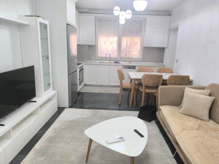 Shitet apartament 2+1 ne astir